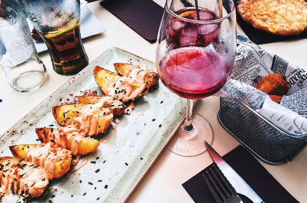 Reward: Become an Insider and win! –  NAYTIKOS OMILOS Cafe-Bar Καστοριά
